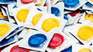 Monde: Un condom qui change de couleur s’il détecte une infection transmise sexuellement