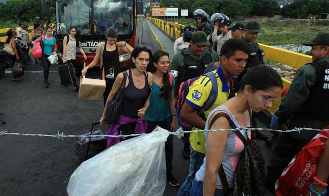 MONDE: La colombie a condamné l’expulsion de ses citoyens en provenance du Venezuela
