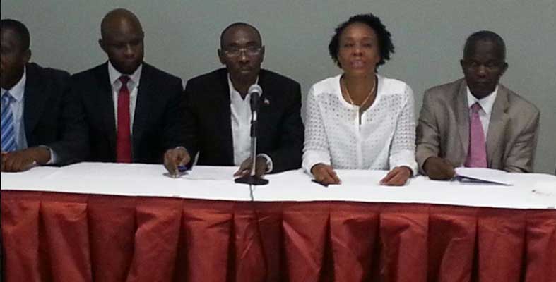 HAITI: PHTK et Evans Paul exigent le départ de Jocelerme Privert après le 14 juin