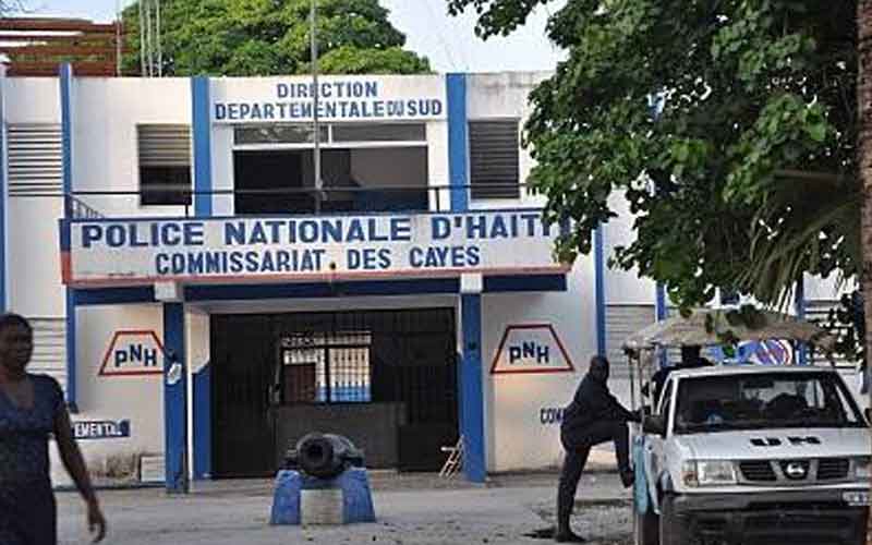 Une enquête est diligentée suite à l’explosion d’une grenade lacrymogène au commissariat des Cayes