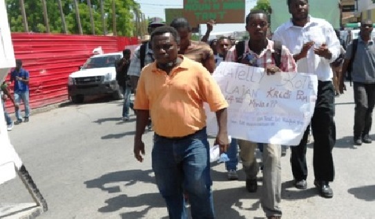 Haiti: Les syndicats d’enseignants  exigent la démission de Jovenel Moïse