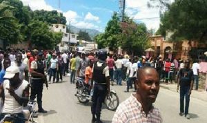 Haiti: Une manifestation des partisans du député de Petit Goâve transformée en anti Jovenel Moïse