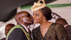 Monde: Humiliée par la démission de Robert Mugabe, sa femme demande le divorce