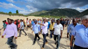Haiti: Le Président de la République visite les travaux de curage de la rivière blanche