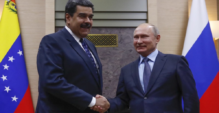 Monde: Nicolas Maduro et Vladimir Poutine signent  un contrat d’investissement de six milliards de dollars