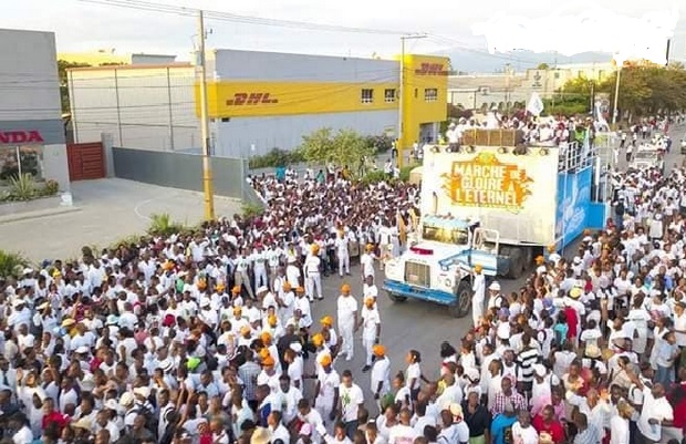 Haiti: Marche de milliers de chrétiens catholiques et protestants pour confier le pays à Dieu