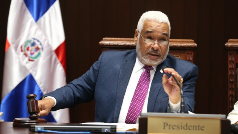 Monde: Le président dominicain de la chambre des députés testé positif au covid-19