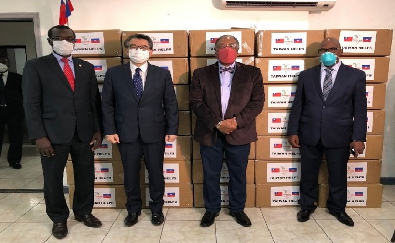 Haiti: Taiwan remet un premier lot de 180 000 masques au gouvernement haïtien pour lutter contre le Covid-19