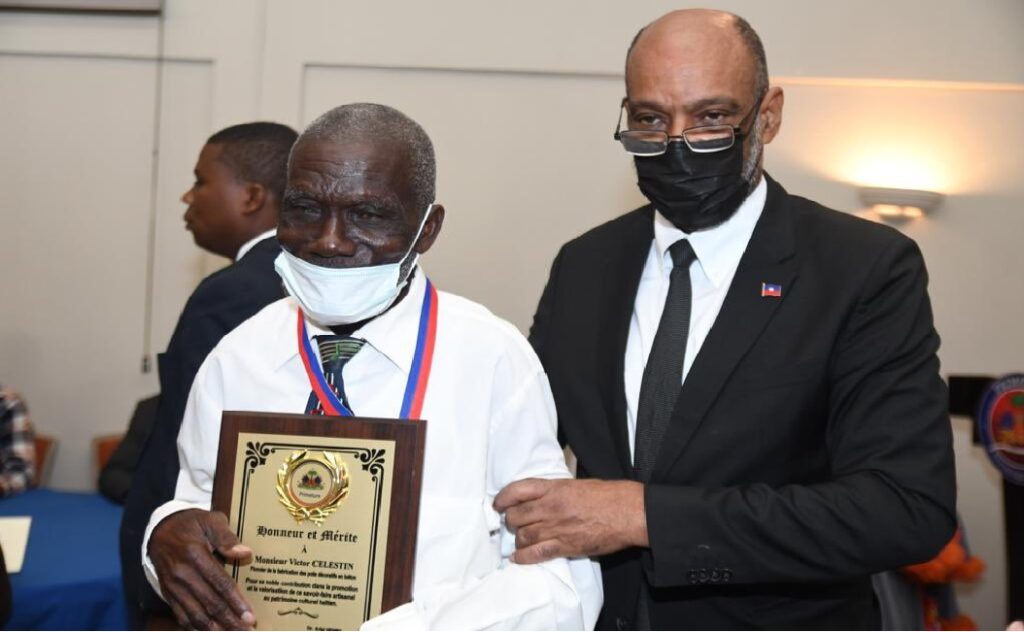 Haïti: Ariel Henry honore près d’une centaine de petits marchands de l’Aire métropolitaine